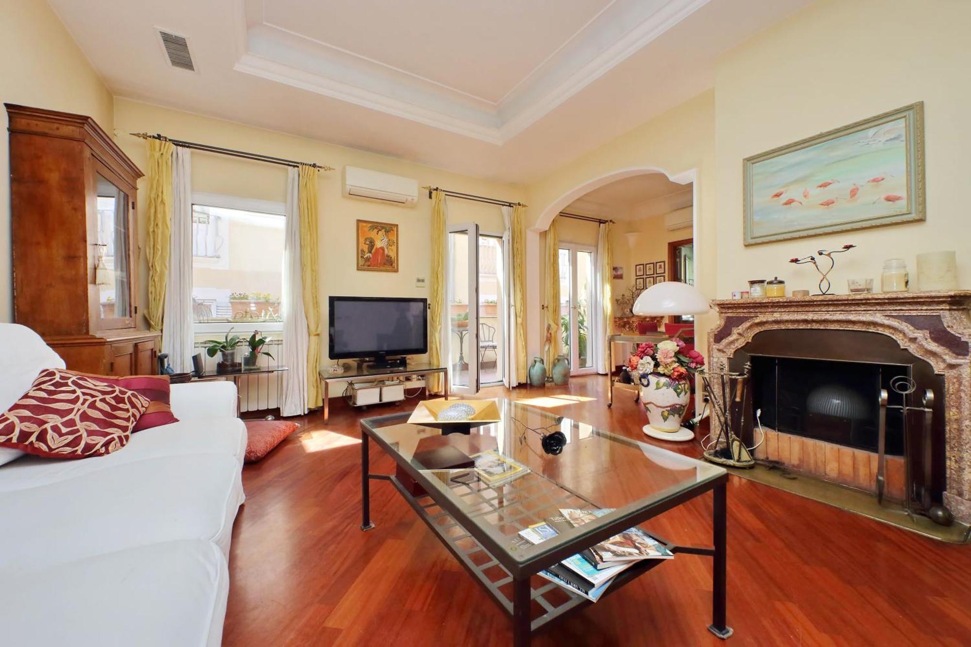 רומא 4Bnb - Luxury Trevi Apartment W Terrace מראה חיצוני תמונה