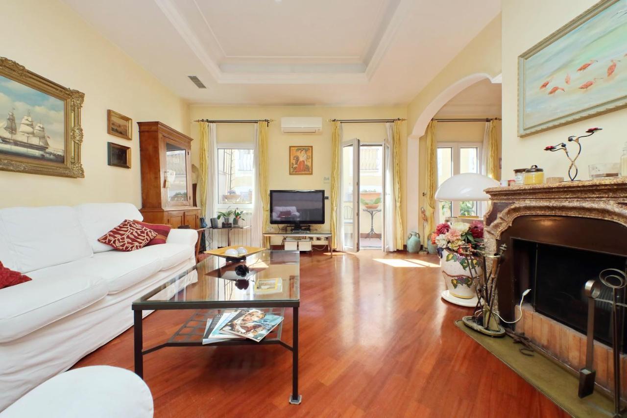 רומא 4Bnb - Luxury Trevi Apartment W Terrace מראה חיצוני תמונה