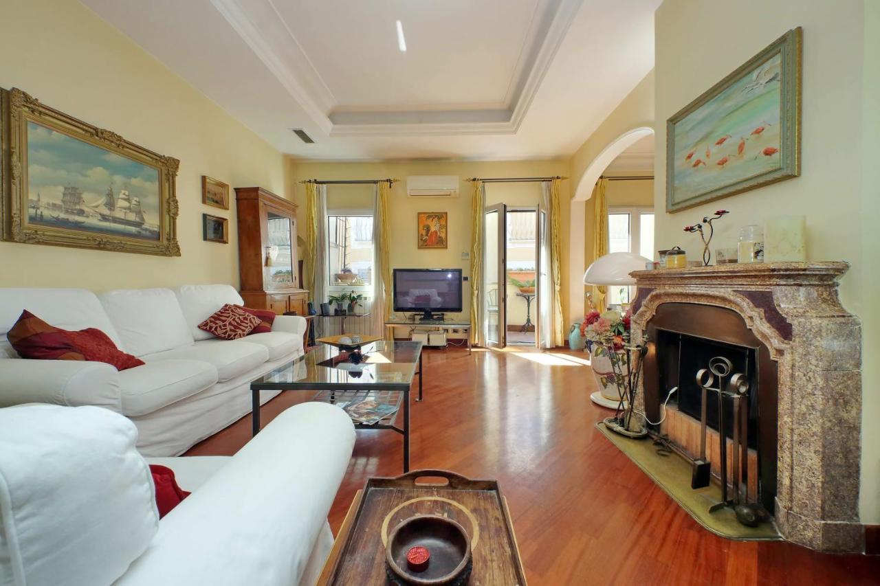 רומא 4Bnb - Luxury Trevi Apartment W Terrace מראה חיצוני תמונה