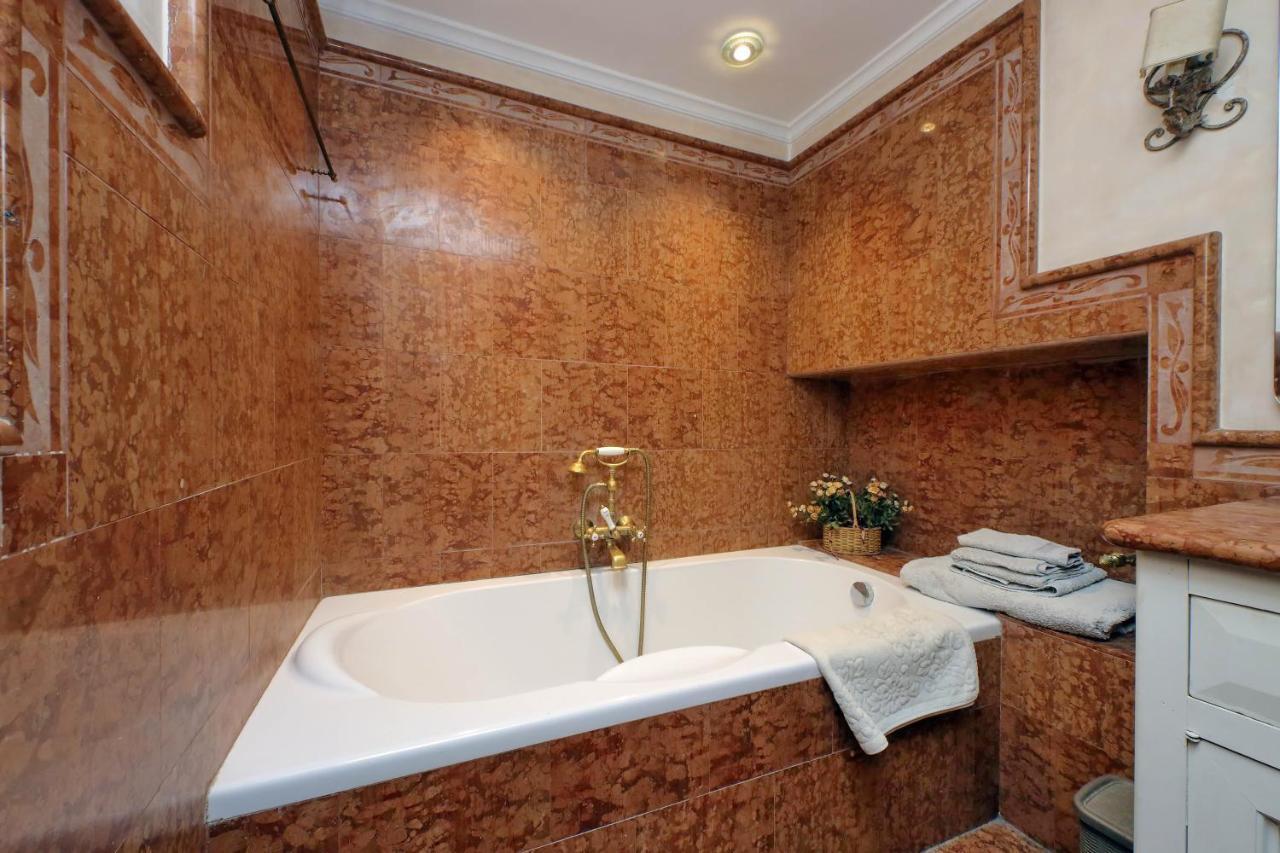 רומא 4Bnb - Luxury Trevi Apartment W Terrace מראה חיצוני תמונה
