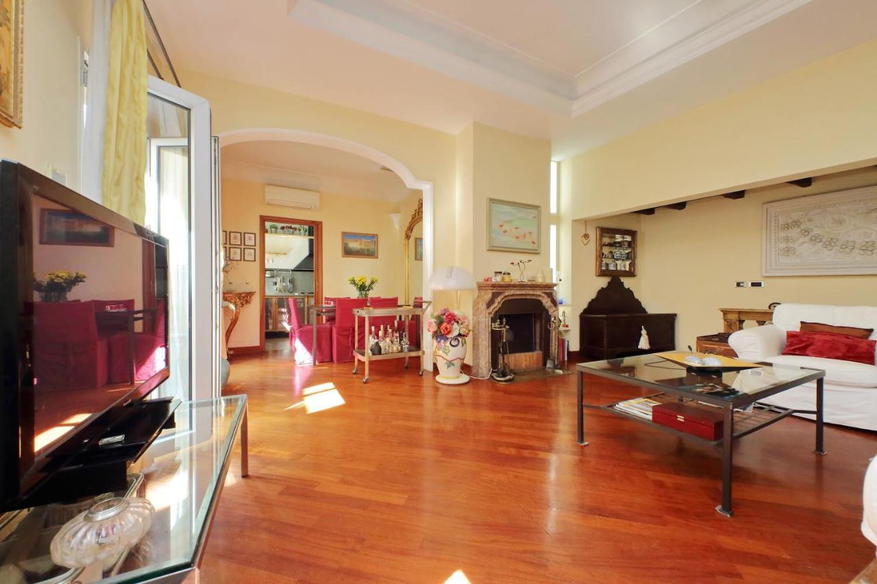 רומא 4Bnb - Luxury Trevi Apartment W Terrace מראה חיצוני תמונה